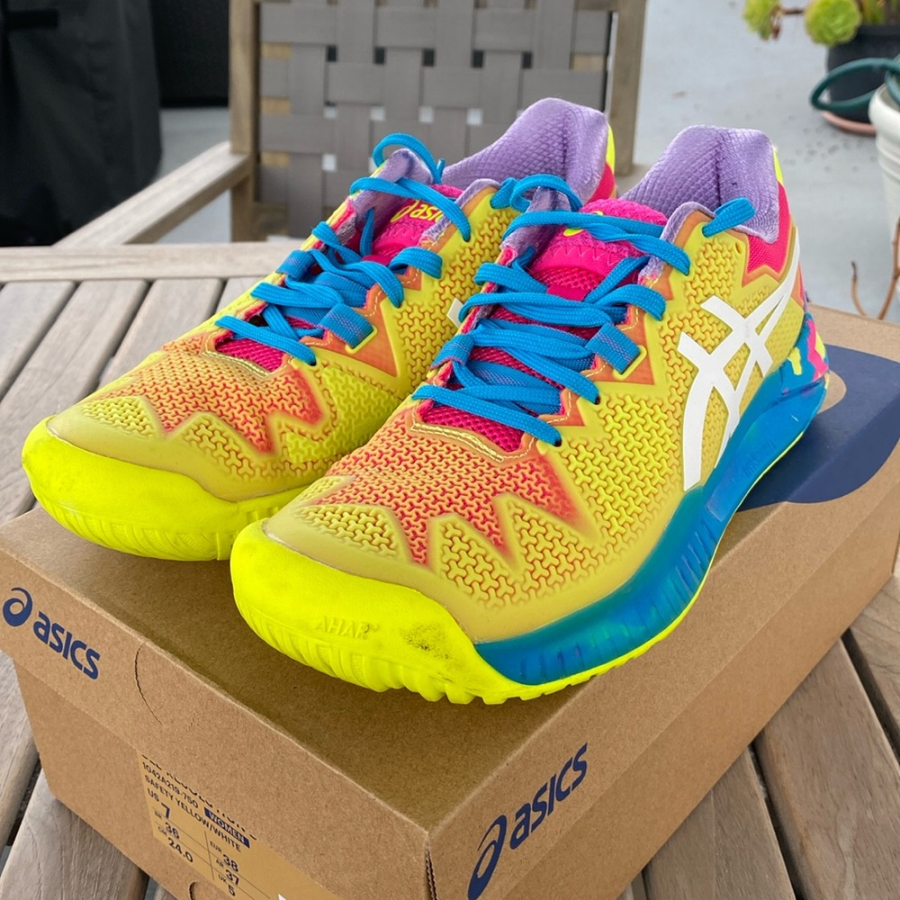 ASICS gel resolution 8 tennis shoes in safety yellow